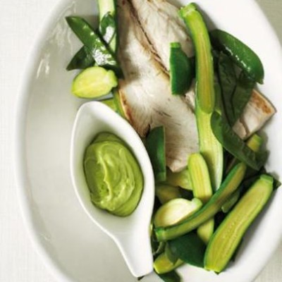 Steamed greens and fish fillets with avo mayo