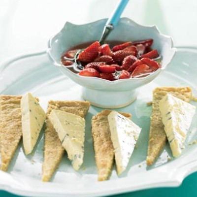 Strawberry compote with gorgonzola and walnut shortbread