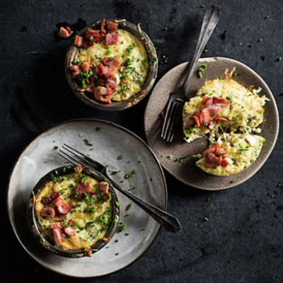 Sweet leek-and-chive savoury tarts with crispy bacon
