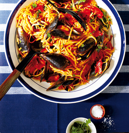 Toasted linguine with tomato, chorizo and mussels | Woolworths TASTE