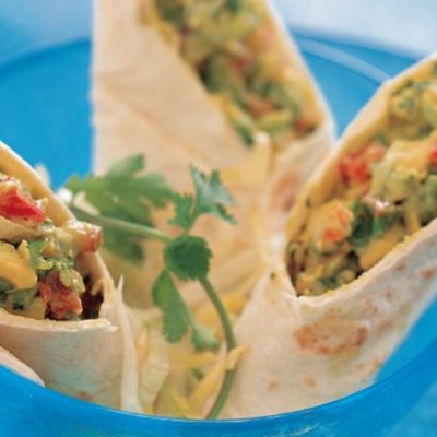 Tortilla with spicy avocado and sweet-pepper filling