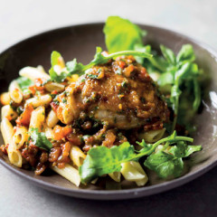 Chicken with rocket and red pepper pesto