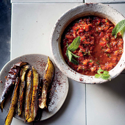 Spicy tomato dip with brinjal dippers
