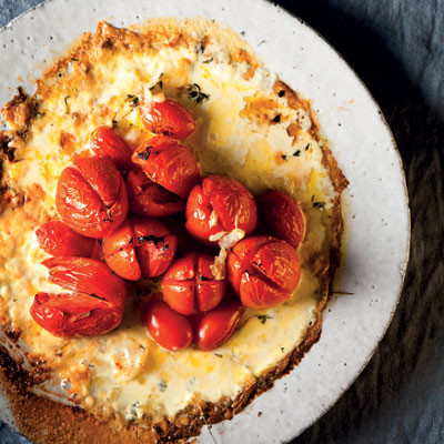 Tomatoes baked in cream and thyme