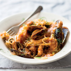 Mussels in roasted tomato and fennel sauce on pasta