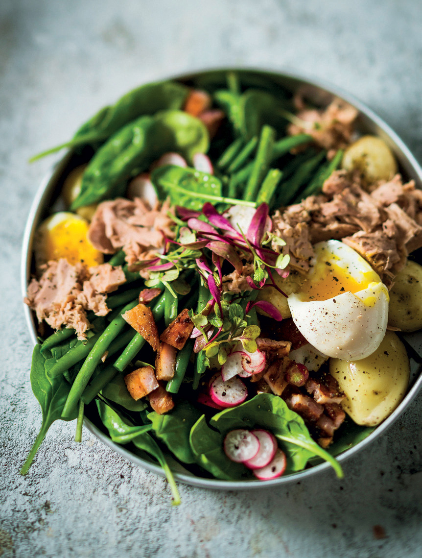 Niçoise salad & warm soft-boiled eggs recipe | WW TASTE