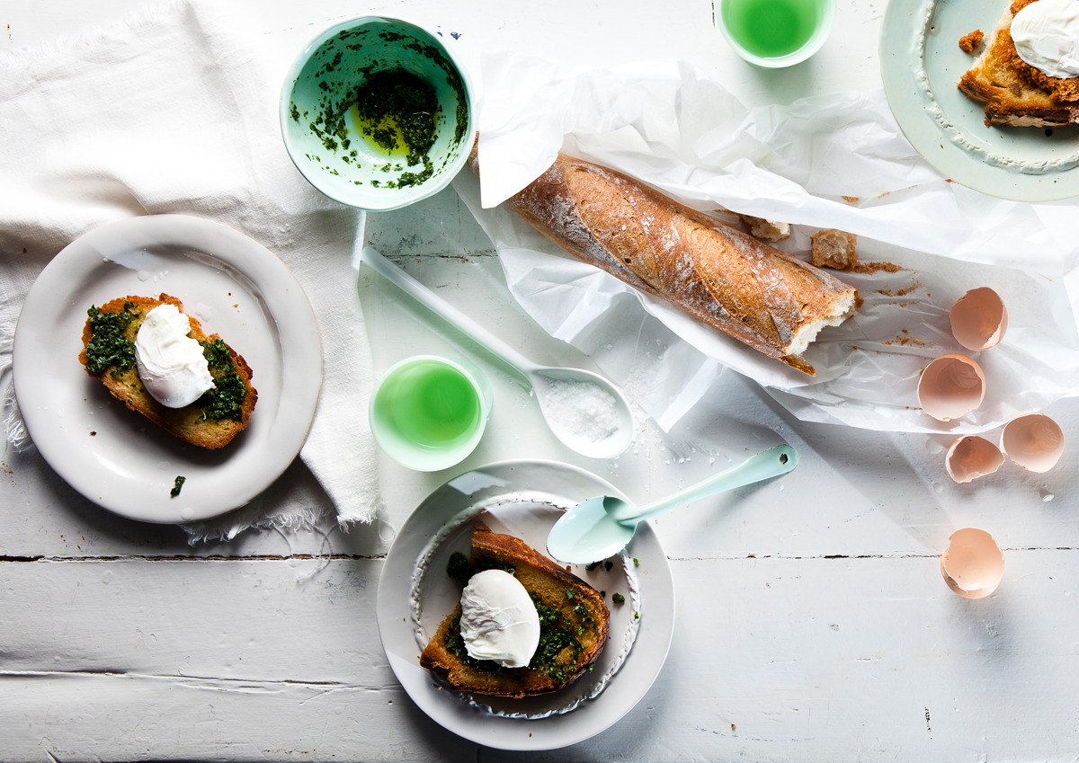 Poached eggs &amp; panfried bread and pesto recipe | TASTE