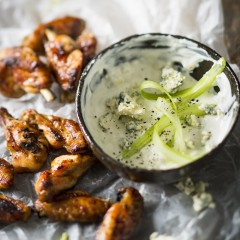 Chicken wings with home-made blue cheese dip