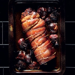 Pork belly roasted in vino cotto with beetroot
