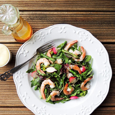 Prawns and asparagus salad with verjuice dressing and mayo