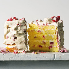 gluten-free-raspberry-cake-with-creme-fraiche-icing-3776