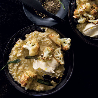 Balsamic risotto with cauliflower and crispy sage