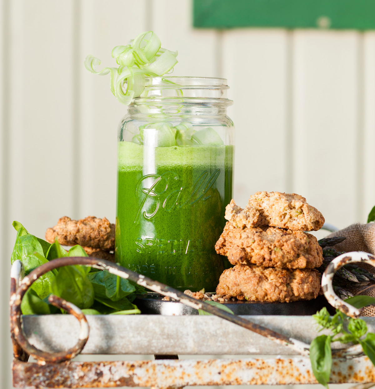 Green juice with oat-and-pistachio breakfast cookies