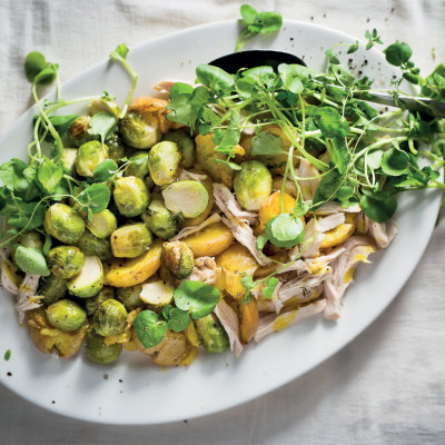 Brussels sprouts, potatoes and chicken tray bake