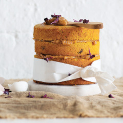 Sweet potato-and-coconut cake with date 