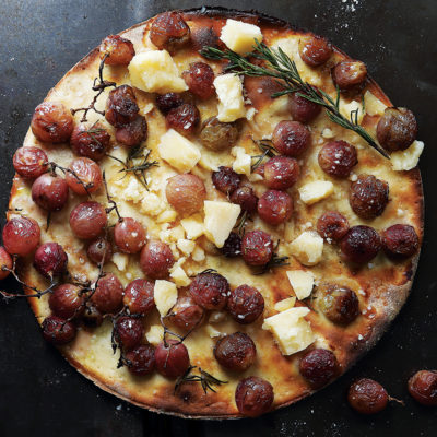 Roasted red grape pizza
