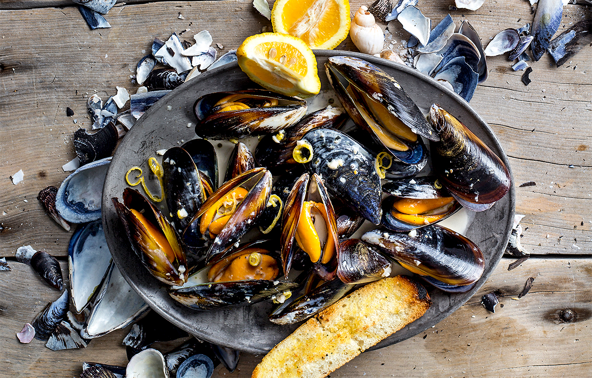 Creamy lemonpepper mussels Woolworths TASTE