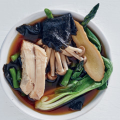 Asian poached-chicken broth