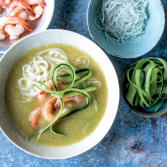 Cold cucumber soup with prawns and rice vermicelli