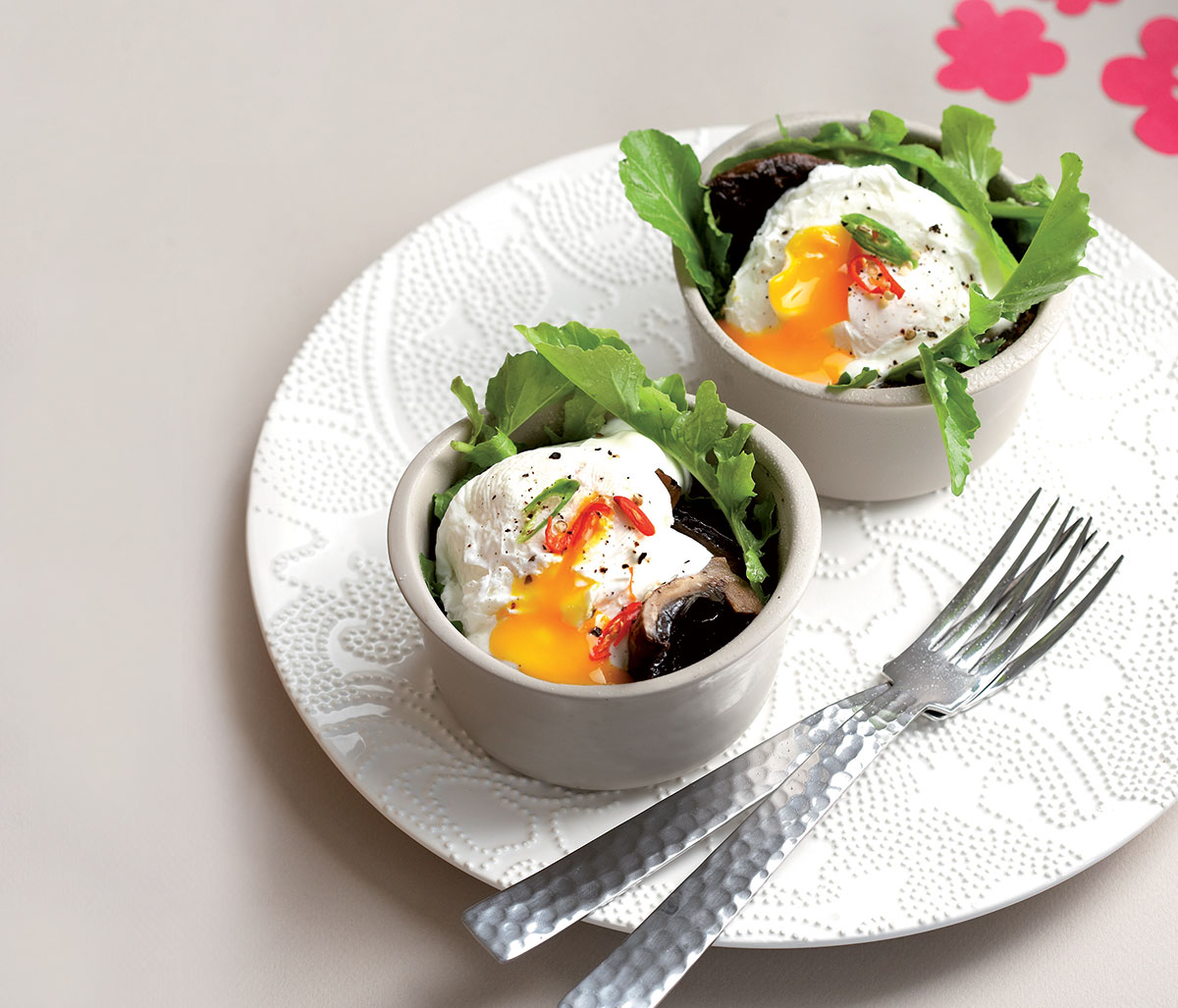 Hot Turkish eggs & brown mushroom recipe | WW TASTE
