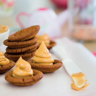Ginger biscuits with peanut butter