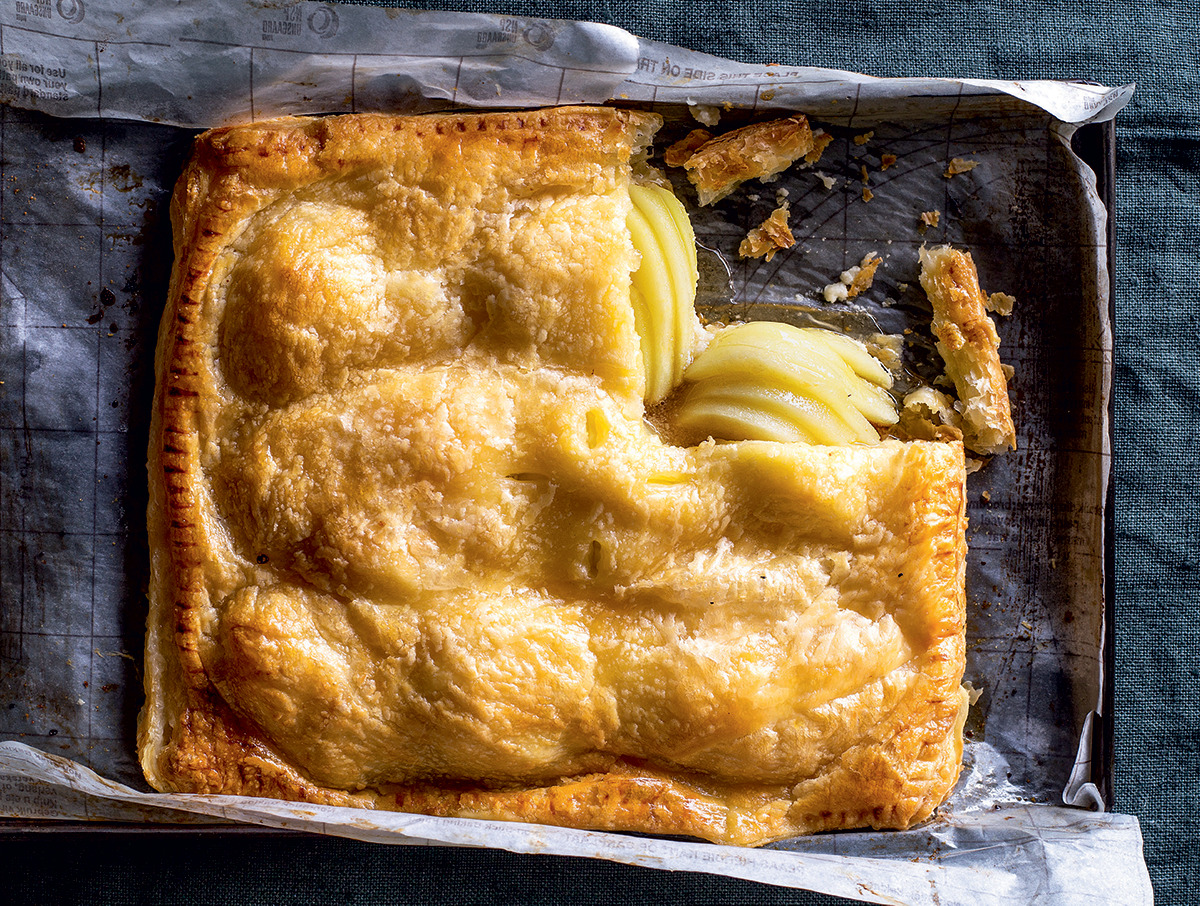 Honeyed Pears in Puff Pastry Recipe: How to Make It