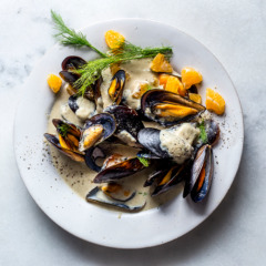 Caramelised orange-and-fennel mussels