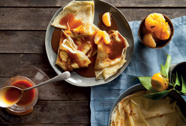 Poached-naartjie crêpes with salted caramel sauce recipe