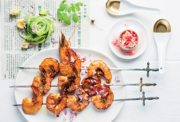 Ginger-and-garlic prawn kebabs with a fragrant salad recipe