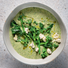 Tenderstem broccoli-and-blue cheese soup
