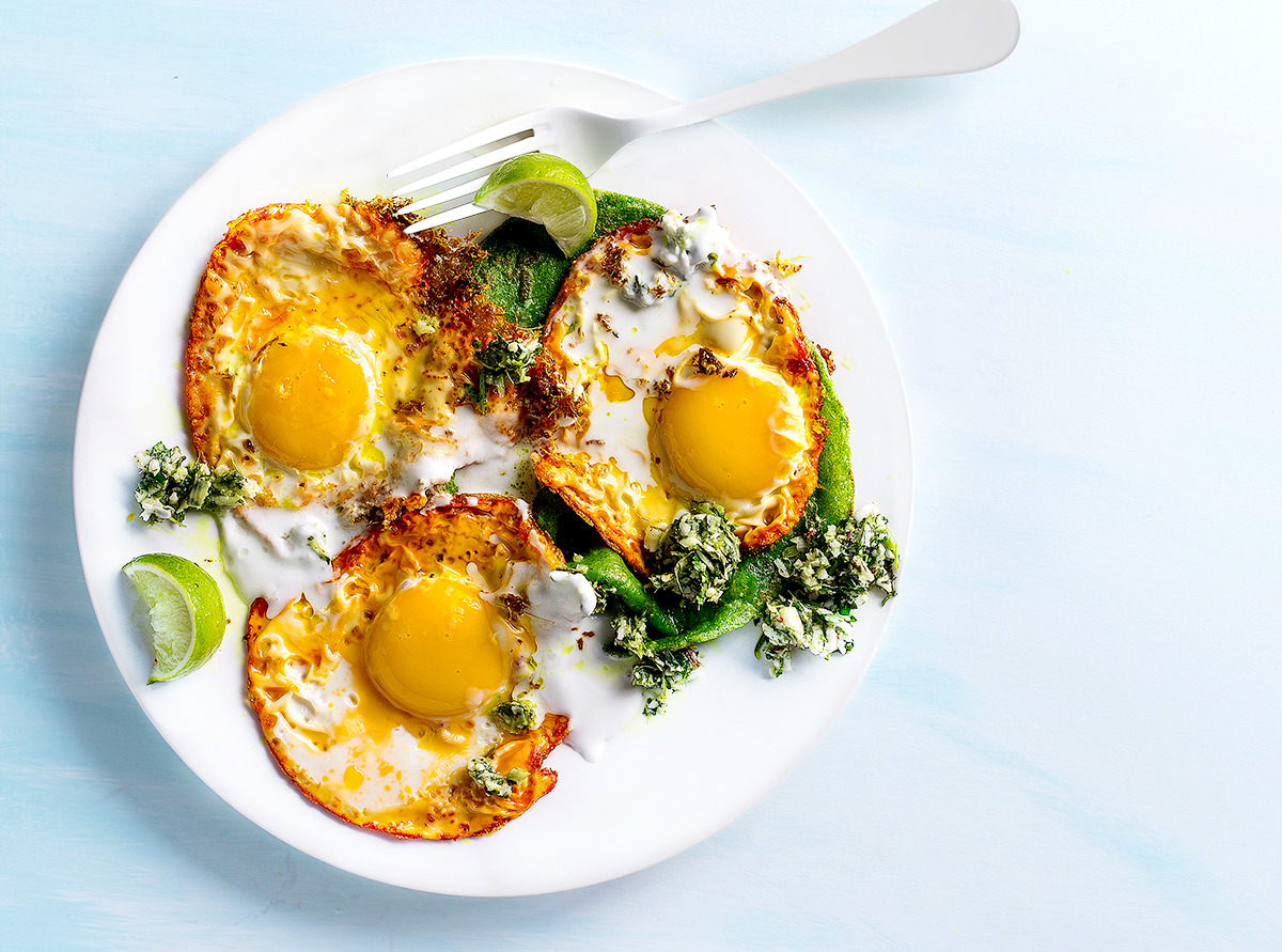 Turmeric-fried eggs with coconut chutney recipe