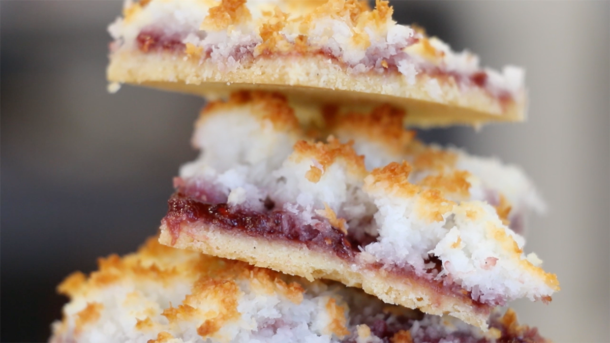 Hertzoggie tray bake recipe