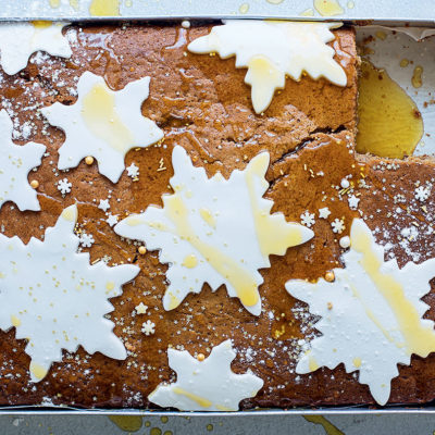 Spiced gingerbread tray cake