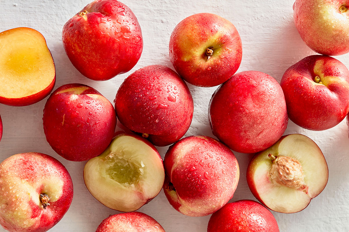 12 food goals to eat well and satisfy cravings_nectarines
