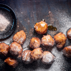 Banana fritters with apple spice