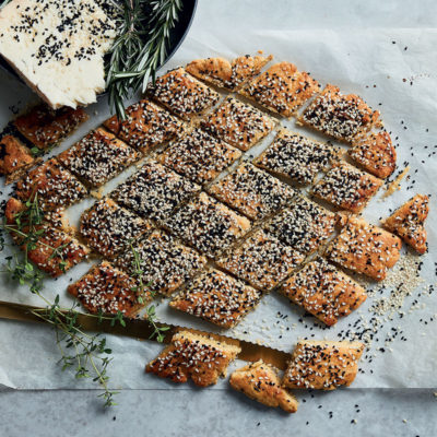 Sesame-and-Gorgonzola biscuits