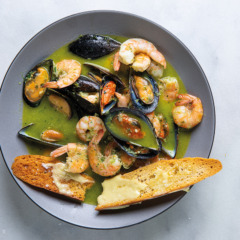 Easy mussel and prawn broth