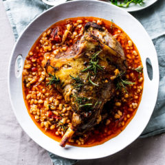 Roast lamb with haricot beans