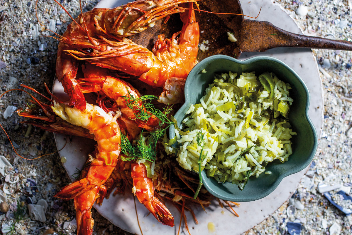 Roast prawns & baby leek-and-dill pilau recipe | WW TASTE