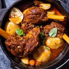 Lamb shank potjie with dombolo