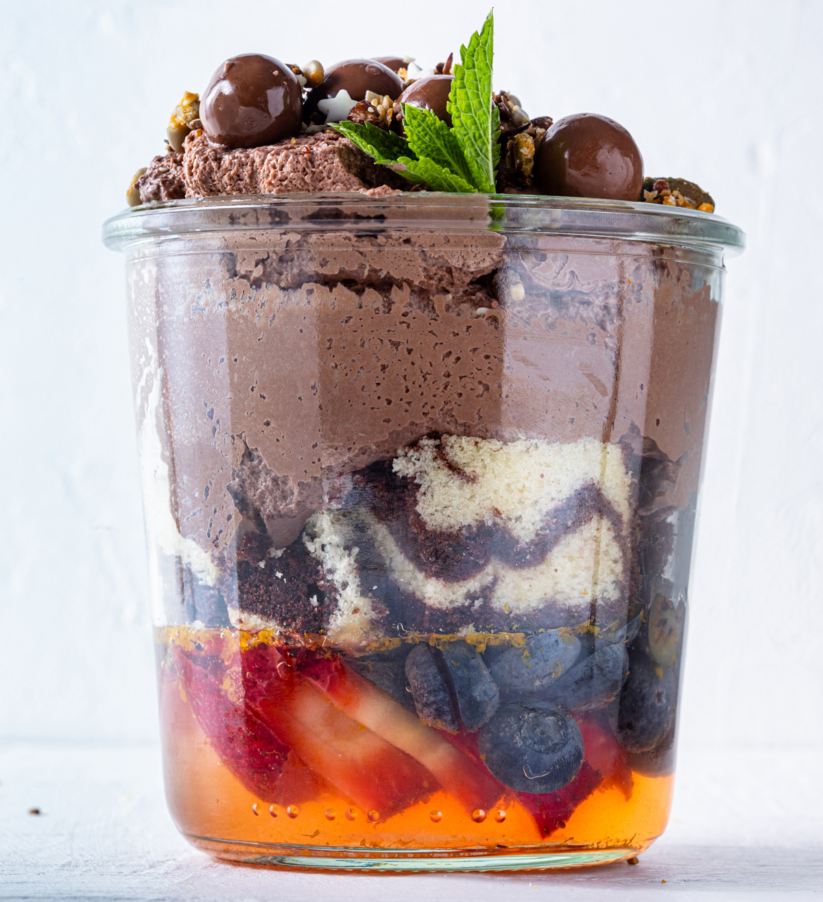 Chocolate and bubbly trifle recipe | Woolworths TASTE
