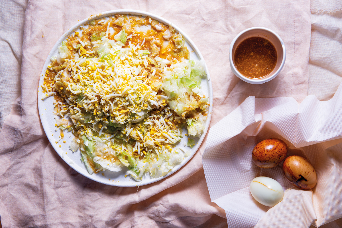 Smashed-cabbage-with-smoked-eggs