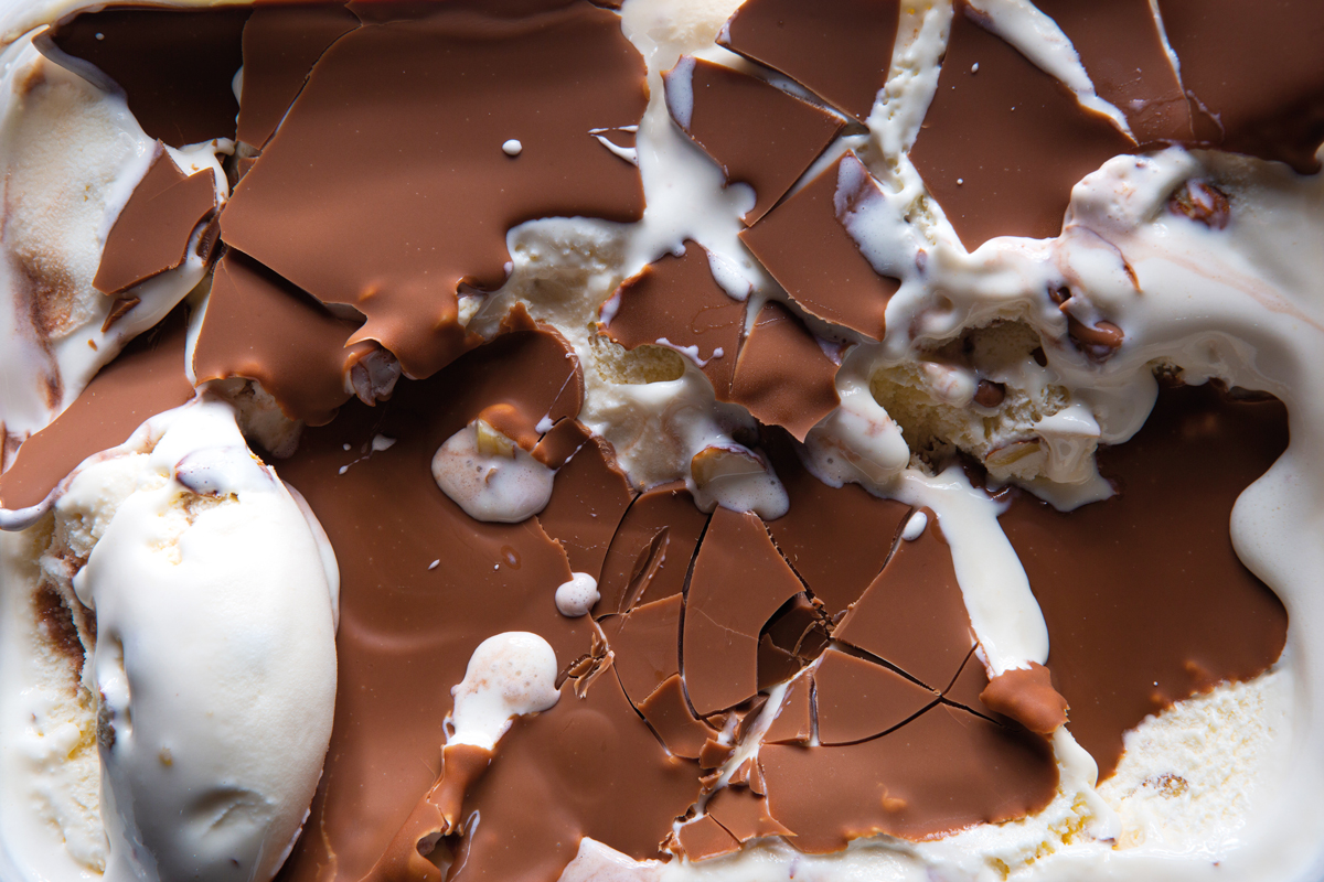 Chocolate-crack-shell-for-ice-cream