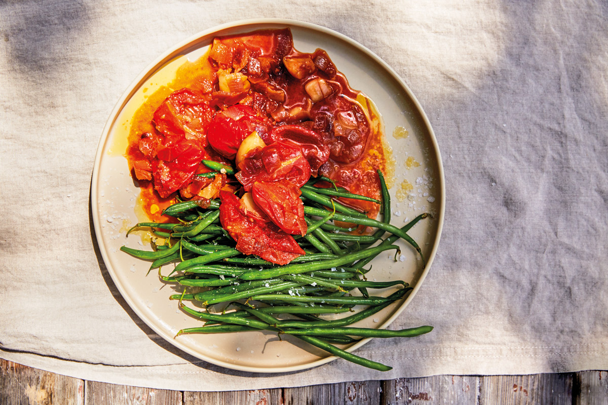 Green-beans-with-stewed-tomatoes