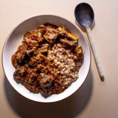 Istambu namathambo (samp and bean with beef bones)