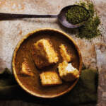 Golden tofu curry