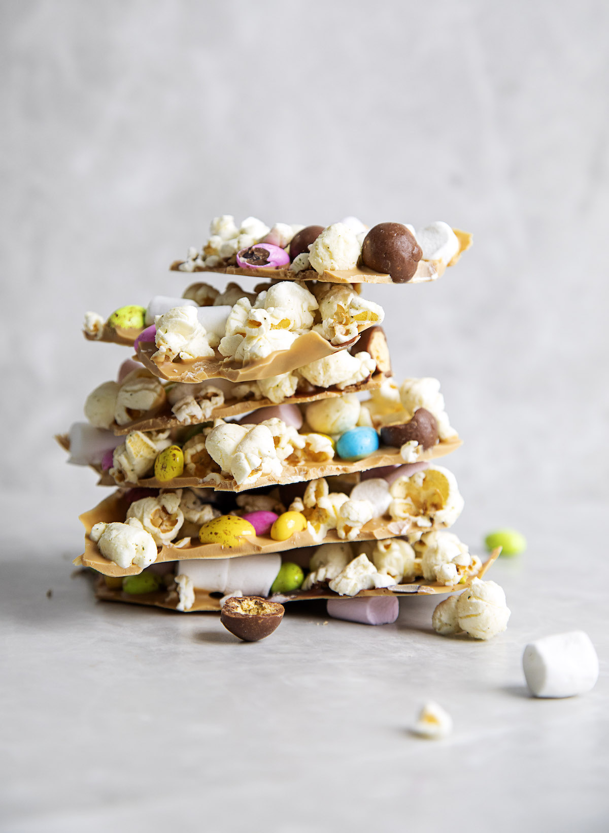 chocolate bark with popcorn