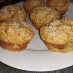 Vanilla muffin mix with curry, banana and coconut