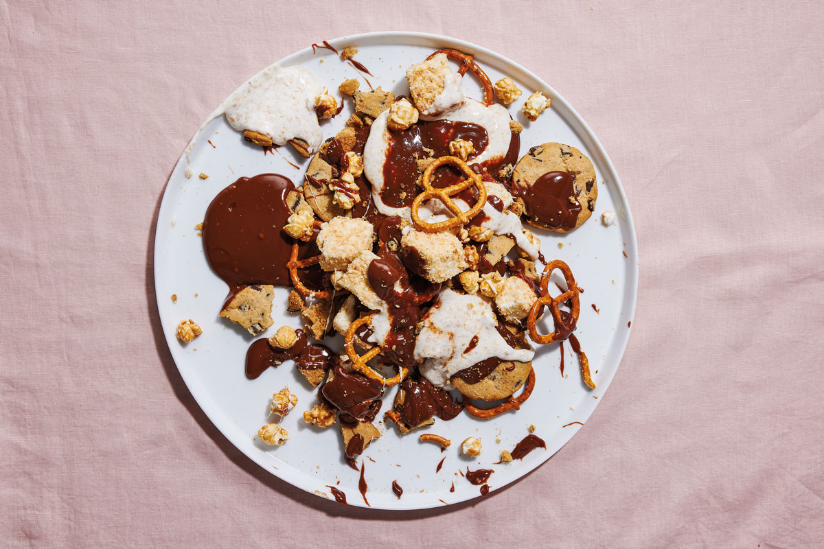 Giant S'mores pudding recipe | Comfort Dessert | WW TASTE