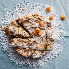 Date-and-pistachio torte